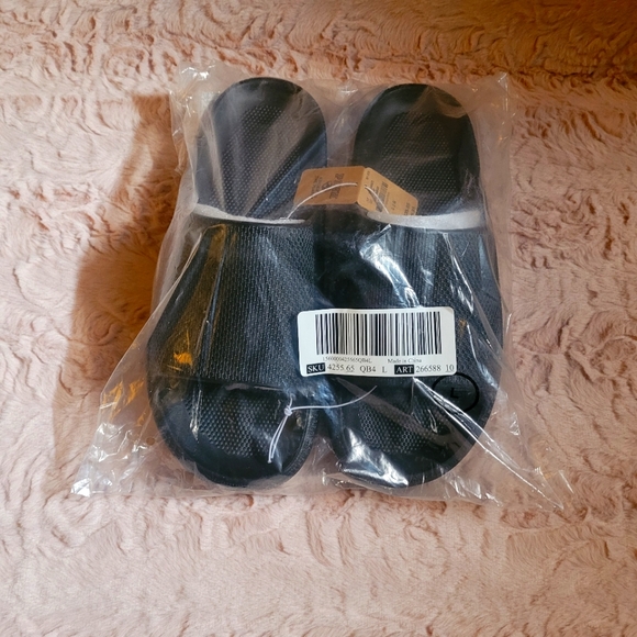 PINK Victoria's Secret Shoes - Pink Pillow Slides Large Black